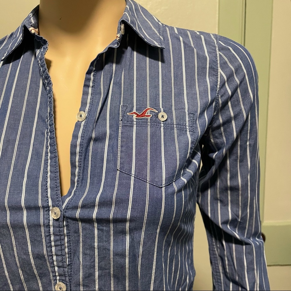 HOLLISTER Button Down - Picture 3 of 4